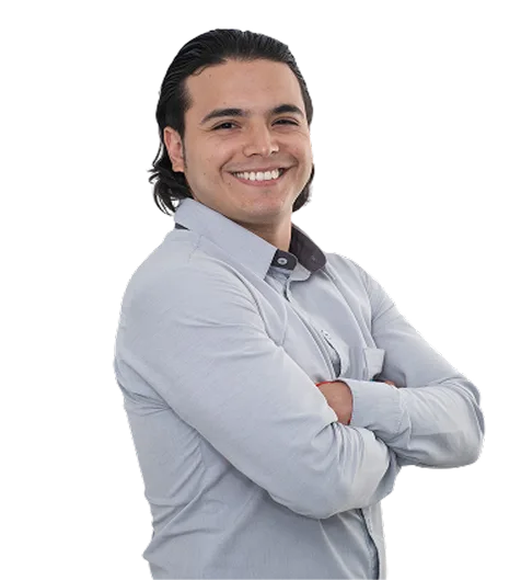Retrato profesional de Jhonatan Murillo Marín, tecnólogo en procesamiento de alimentos y asesor BPM de Insega, posando de medio lado con uniforme gris corporativo y una sonrisa profesional.